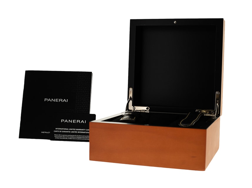 Panerai Luminor Logo PAM01084 Image 4